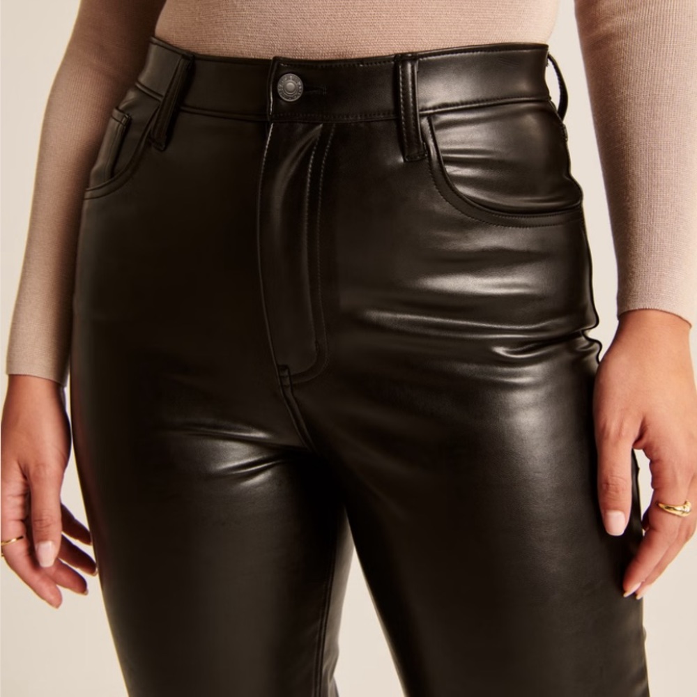 Abercrombie curve love 90s straight leather pants size 24